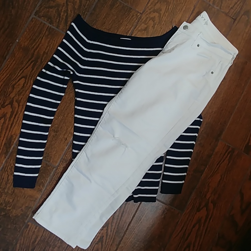 Lightly distressed white Old Navy Capris